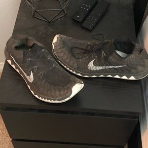 Black Nike Free Runs Size 12-Men